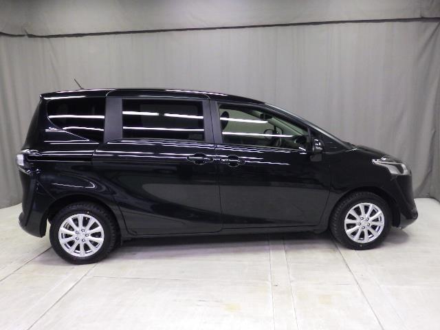 シエンタ Ｘ　４ＷＤ　メモリーナビ　バックカメラ　衝突被害軽減システム　ＥＴＣ　電動スライドドア　乗車定員６人　３列シート（5枚目）