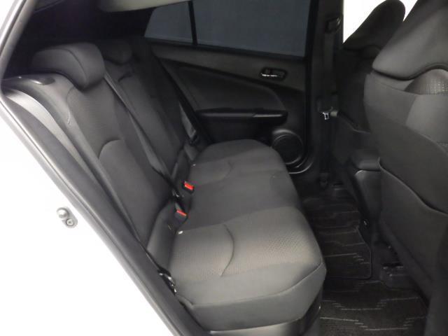 プリウス ＳセーフティプラスＩＩ　４ＷＤ　フルセグ　メモリーナビ　ＤＶＤ再生　バックカメラ　衝突被害軽減システム　ＥＴＣ　ドラレコ　ＬＥＤヘッドランプ　フルエアロ（24枚目）