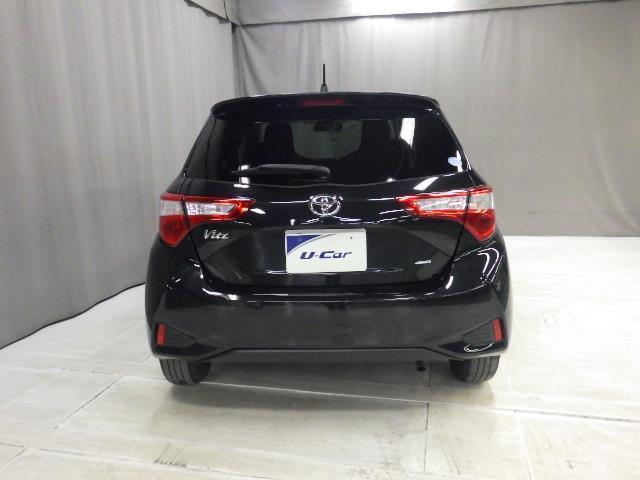 ヴィッツ Ｆ　４ＷＤ　衝突被害軽減システム　ＬＥＤヘッドランプ（3枚目）