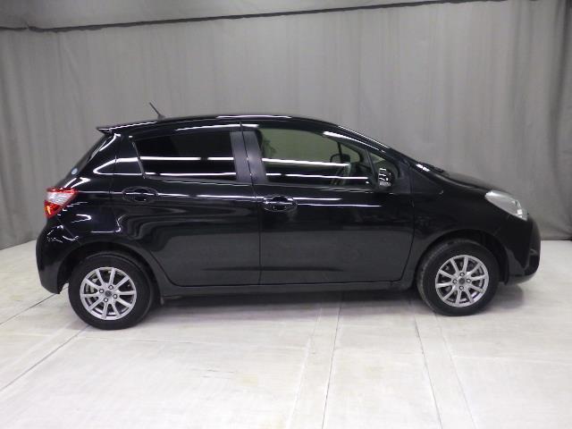 ヴィッツ Ｆ　４ＷＤ　衝突被害軽減システム　ＬＥＤヘッドランプ（5枚目）