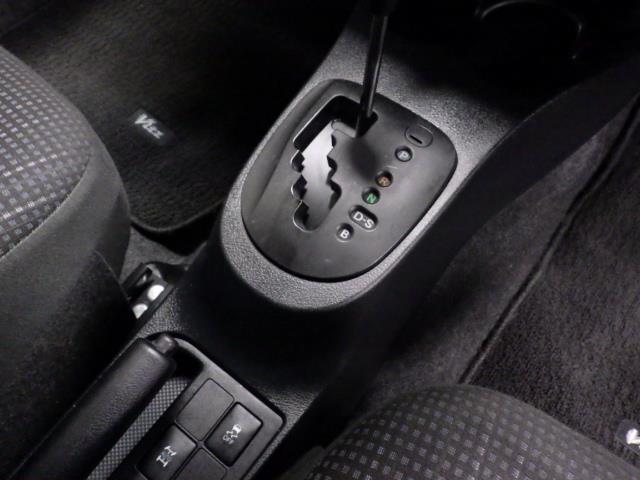 ヴィッツ Ｆ　４ＷＤ　衝突被害軽減システム　ＬＥＤヘッドランプ（13枚目）