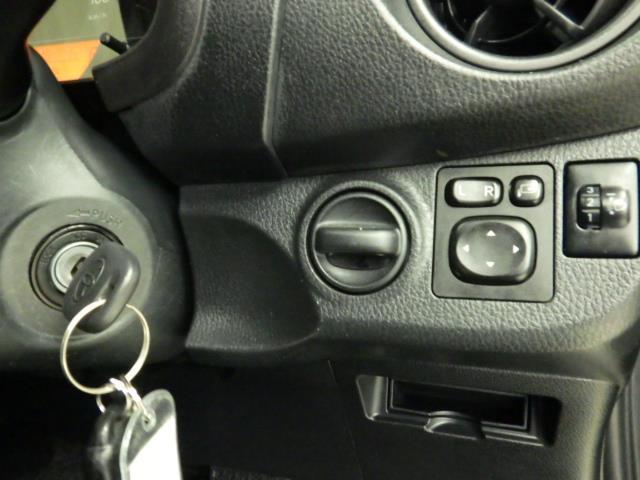 ヴィッツ Ｆ　４ＷＤ　衝突被害軽減システム　ＬＥＤヘッドランプ（15枚目）