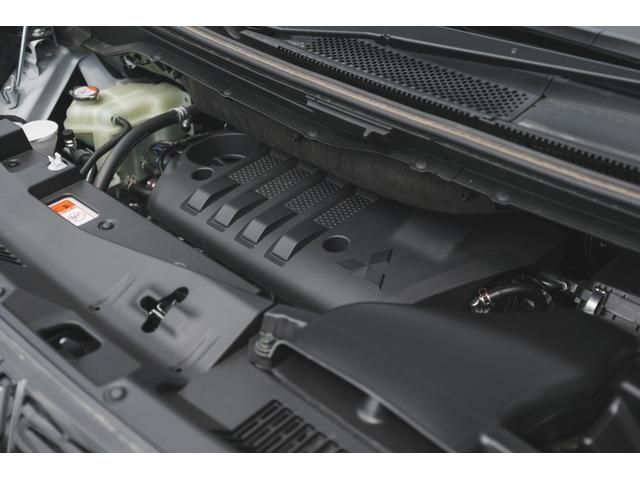 デリカＤ：５ シャモニー　三菱イーアシスト・マルチアラウンドモニター・ＮＩＴＲＯＰＯＷＥＲ　ＤＥＲＩＮＮＧＥＲ　１６インチアルミホイール・特別仕様車・電動サイドステップ・撥水シート・アダプティブクルーズコントロール（18枚目）