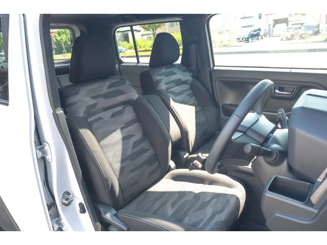 納車前にしっかりとルームクリーニング、外装美装を実施！とにかく気持ちよく乗り始めていただけるように隅々まで綺麗にしていきます！