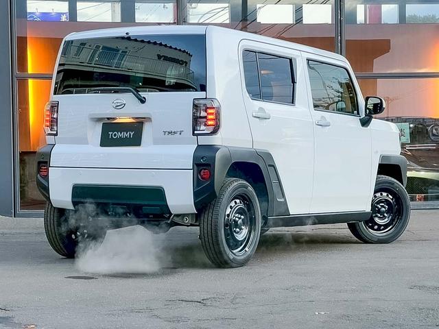 タフト Ｘ　スマアシ　ガラスルーフ　バックカメラ　リバース連動Ｒワイパー　オートハイビーム　マルチインフォメーションディスプレイ　コーナーセンサー　衝突回避支援ブレーキ　サイドビューランプ　寒冷地仕様（2枚目）