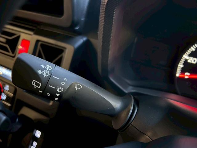 タフト Ｘ　スマアシ　ガラスルーフ　バックカメラ　リバース連動Ｒワイパー　オートハイビーム　マルチインフォメーションディスプレイ　コーナーセンサー　衝突回避支援ブレーキ　サイドビューランプ　寒冷地仕様（33枚目）