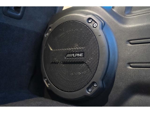 ジープ・ラングラーアンリミテッド サハラ　４ＷＤ　純正ナビ　Ｂカメラ　Ｆカメラ　ＥＴＣ２．０　ドラレコ　フルセグＴＶ　純正アルパインサブウーハー　本革シート　ミラーヒーター　ＢＳＭ　クルコン　携帯ホルダー　純正１８インチＡＷ（10枚目）