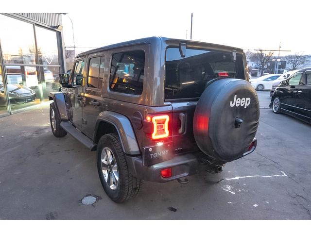 ジープ・ラングラーアンリミテッド サハラ　４ＷＤ　純正ナビ　Ｂカメラ　Ｆカメラ　ＥＴＣ２．０　ドラレコ　フルセグＴＶ　純正アルパインサブウーハー　本革シート　ミラーヒーター　ＢＳＭ　クルコン　携帯ホルダー　純正１８インチＡＷ（31枚目）