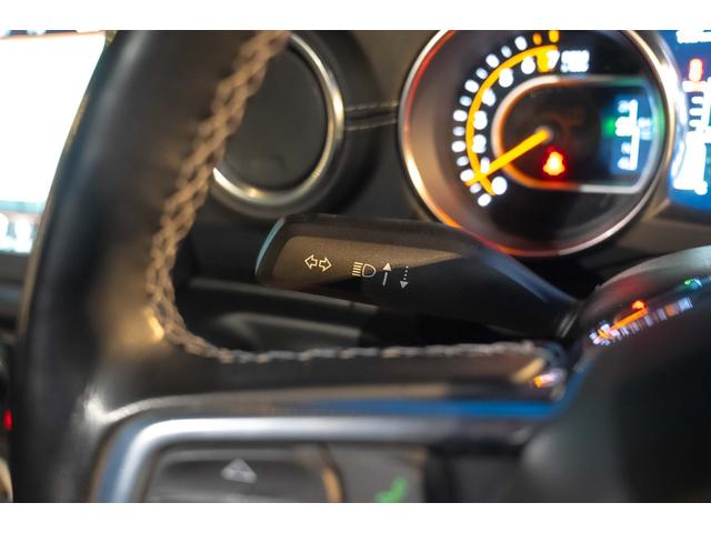 ジープ・ラングラーアンリミテッド サハラ　４ＷＤ　純正ナビ　Ｂカメラ　Ｆカメラ　ＥＴＣ２．０　ドラレコ　フルセグＴＶ　純正アルパインサブウーハー　本革シート　ミラーヒーター　ＢＳＭ　クルコン　携帯ホルダー　純正１８インチＡＷ（52枚目）