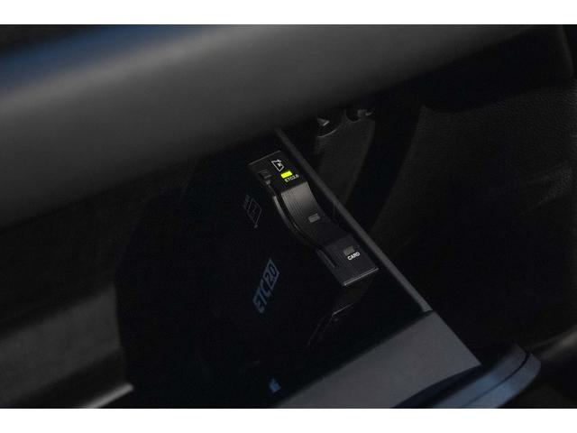 ジープ・ラングラーアンリミテッド サハラ　４ＷＤ　純正ナビ　Ｂカメラ　Ｆカメラ　ＥＴＣ２．０　ドラレコ　フルセグＴＶ　純正アルパインサブウーハー　本革シート　ミラーヒーター　ＢＳＭ　クルコン　携帯ホルダー　純正１８インチＡＷ（68枚目）