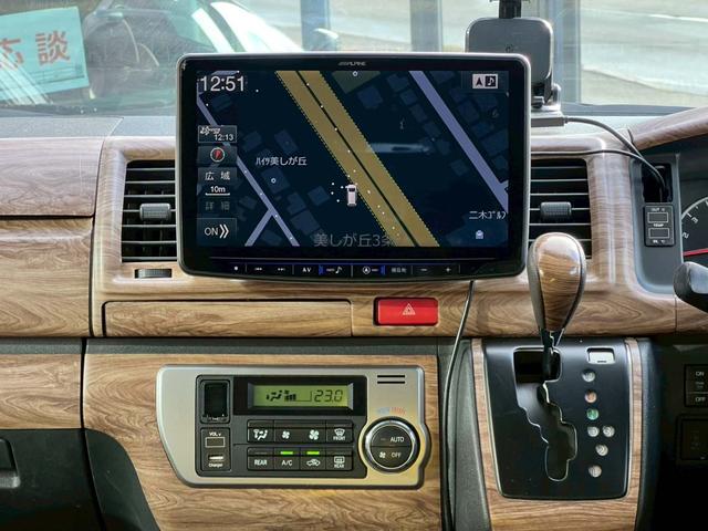 ハイエースバン ロングスーパーGL 全塗装 社外フローティングナビ 社外Dインナーミラー Bカメ ルーフキャリア ラダー ETC フロント・リア パイプバンパー サイドパイプステップ 金属フロア 社外16インチAW フュエールキャップ(6枚目)