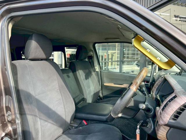 ハイエースバン ロングスーパーGL 全塗装 社外フローティングナビ 社外Dインナーミラー Bカメ ルーフキャリア ラダー ETC フロント・リア パイプバンパー サイドパイプステップ 金属フロア 社外16インチAW フュエールキャップ(10枚目)