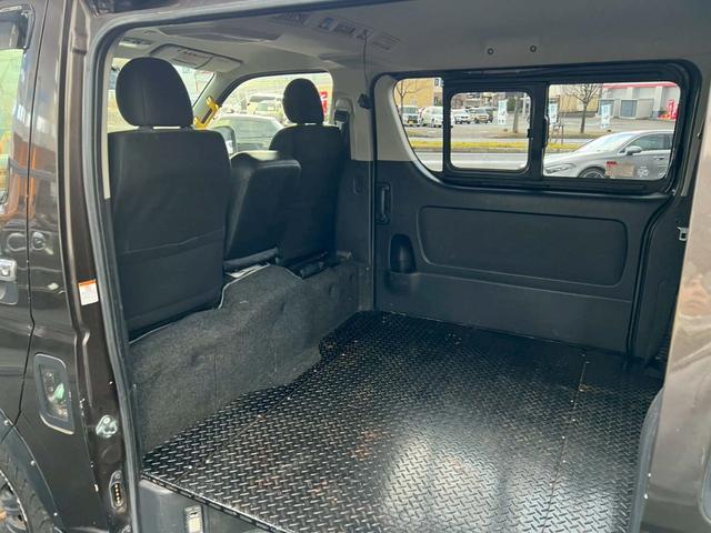 ハイエースバン ロングスーパーGL 全塗装 社外フローティングナビ 社外Dインナーミラー Bカメ ルーフキャリア ラダー ETC フロント・リア パイプバンパー サイドパイプステップ 金属フロア 社外16インチAW フュエールキャップ(13枚目)