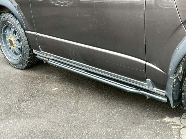 ハイエースバン ロングスーパーGL 全塗装 社外フローティングナビ 社外Dインナーミラー Bカメ ルーフキャリア ラダー ETC フロント・リア パイプバンパー サイドパイプステップ 金属フロア 社外16インチAW フュエールキャップ(27枚目)