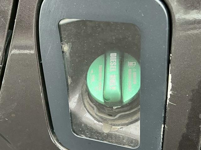 ハイエースバン ロングスーパーGL 全塗装 社外フローティングナビ 社外Dインナーミラー Bカメ ルーフキャリア ラダー ETC フロント・リア パイプバンパー サイドパイプステップ 金属フロア 社外16インチAW フュエールキャップ(30枚目)