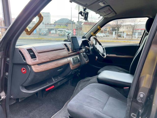 ハイエースバン ロングスーパーGL 全塗装 社外フローティングナビ 社外Dインナーミラー Bカメ ルーフキャリア ラダー ETC フロント・リア パイプバンパー サイドパイプステップ 金属フロア 社外16インチAW フュエールキャップ(37枚目)