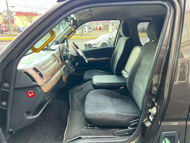 ハイエースバン ロングスーパーGL 全塗装 社外フローティングナビ 社外Dインナーミラー Bカメ ルーフキャリア ラダー ETC フロント・リア パイプバンパー サイドパイプステップ 金属フロア 社外16インチAW フュエールキャップ(38枚目)