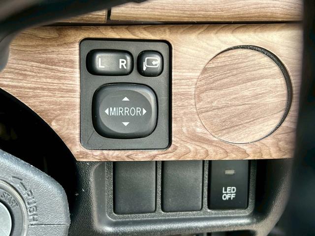 ハイエースバン ロングスーパーGL 全塗装 社外フローティングナビ 社外Dインナーミラー Bカメ ルーフキャリア ラダー ETC フロント・リア パイプバンパー サイドパイプステップ 金属フロア 社外16インチAW フュエールキャップ(43枚目)