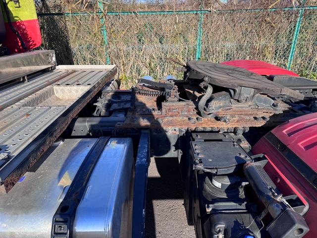 プロフィア ベースグレード　型式：２ＤＧ－ＳＨ１ＥＥＧＧ　トラクタ　第５輪荷重：１１５００ｋｇ　ディーゼル　オートマ　ウィングコードブレーカー　デフロック　日野純正ドラレコ　日野Ｃｏｎｎｅｃｔ搭載　中軸　ＥＴＣ　スライドカプラー（3枚目）