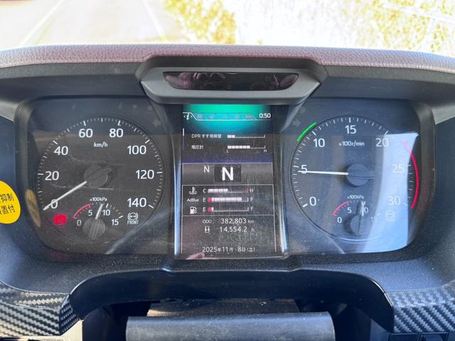 プロフィア ベースグレード　型式：２ＤＧ－ＳＨ１ＥＥＧＧ　トラクタ　第５輪荷重：１１５００ｋｇ　ディーゼル　オートマ　ウィングコードブレーカー　デフロック　日野純正ドラレコ　日野Ｃｏｎｎｅｃｔ搭載　中軸　ＥＴＣ　スライドカプラー（7枚目）