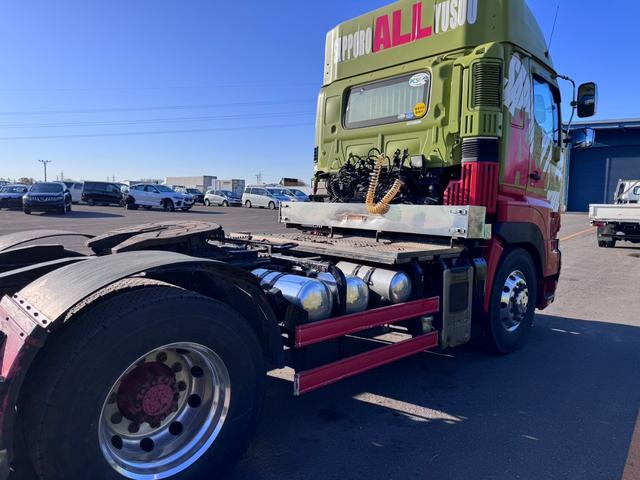 プロフィア ベースグレード　型式：ＱＰＧ－ＳＨ１ＥＥＤＧ　トラクターヘッド　第５輪荷重：１１５００ｋｇ　ディーゼル　ＭＴ　ウィングコードブレーカー　デフロック　日野純正ドラレコ　日野Ｃｏｎｎｅｃｔ　中軸　ＥＴＣ　スライドカプラー（5枚目）