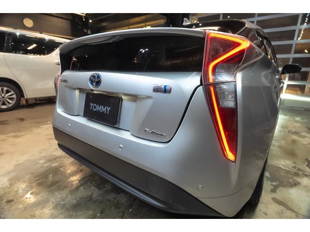 プリウス A 1.8A E-Four 4WD ドラレコ ETC Bカメ サンルーフ フルセグTV HUD BSM 純正ナビ 1500W電源 Aハイビーム 車線逸脱防止 衝突安全装置(28枚目)