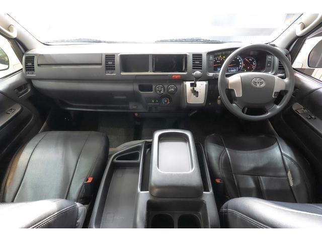 ハイエースバン ４ドアバン２．８ＤＴ　ＤＸワイドＳロングＨＲＧＬ４ＷＤ　４ＷＤ　車線逸脱防止　ＬＥＤフォグ　フロントエアロ　社外ＡＷ　　横滑り防止　衝突被害軽減ブレーキ　シートカバー（3枚目）