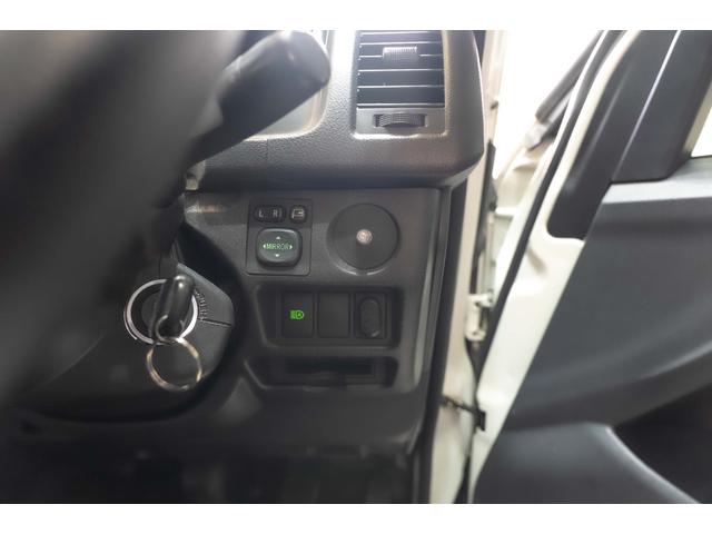 ハイエースバン ４ドアバン２．８ＤＴ　ＤＸワイドＳロングＨＲＧＬ４ＷＤ　４ＷＤ　車線逸脱防止　ＬＥＤフォグ　フロントエアロ　社外ＡＷ　　横滑り防止　衝突被害軽減ブレーキ　シートカバー（4枚目）
