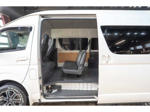 ハイエースバン ４ドアバン２．８ＤＴ　ＤＸワイドＳロングＨＲＧＬ４ＷＤ　４ＷＤ　車線逸脱防止　ＬＥＤフォグ　フロントエアロ　社外ＡＷ　　横滑り防止　衝突被害軽減ブレーキ　シートカバー（12枚目）