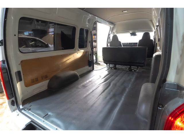ハイエースバン ４ドアバン２．８ＤＴ　ＤＸワイドＳロングＨＲＧＬ４ＷＤ　４ＷＤ　車線逸脱防止　ＬＥＤフォグ　フロントエアロ　社外ＡＷ　　横滑り防止　衝突被害軽減ブレーキ　シートカバー（14枚目）
