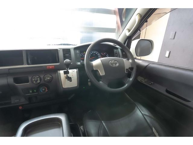ハイエースバン ４ドアバン２．８ＤＴ　ＤＸワイドＳロングＨＲＧＬ４ＷＤ　４ＷＤ　車線逸脱防止　ＬＥＤフォグ　フロントエアロ　社外ＡＷ　　横滑り防止　衝突被害軽減ブレーキ　シートカバー（32枚目）