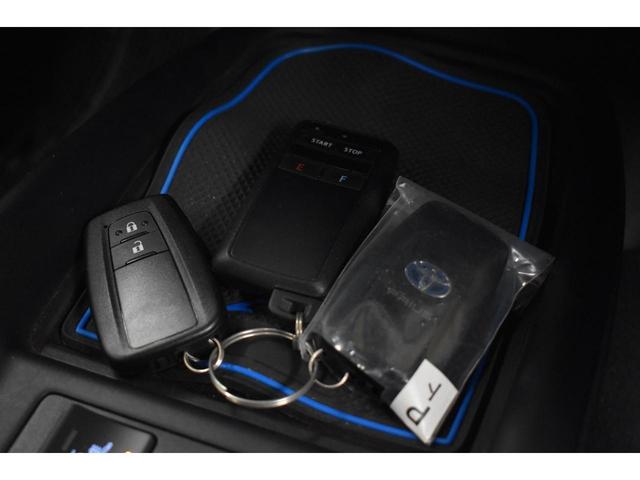 Sツーリングセレクション 4WD 寒冷地仕様 AC100V トヨタセーフティセンス 純正キー一体型エンジンスターター 純正9インチナビ Bカメラ フルセグTV シートヒーター 本革シート LEDライト プリクラッシュセーフティ(26枚目)