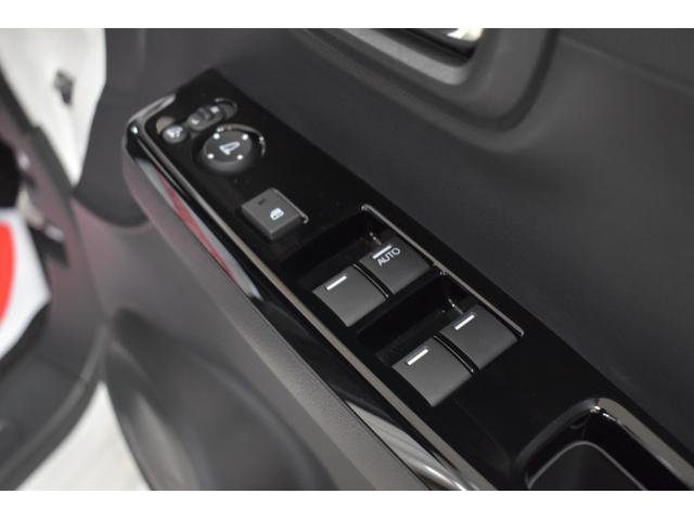 Ｎ－ＯＮＥ プレミアム　ツアラー　４ＷＤ　純正９インチナビ　フルセグＴＶ　Ｂカメラ　ハーフレザー　ＬＥＤヘッドライト　ホンダセンシング　スロットルコントローラー　純正１５インチアルミホイール　ＳＥＥＫＥＲリアウイング　Ｅ／ｇスターター（24枚目）