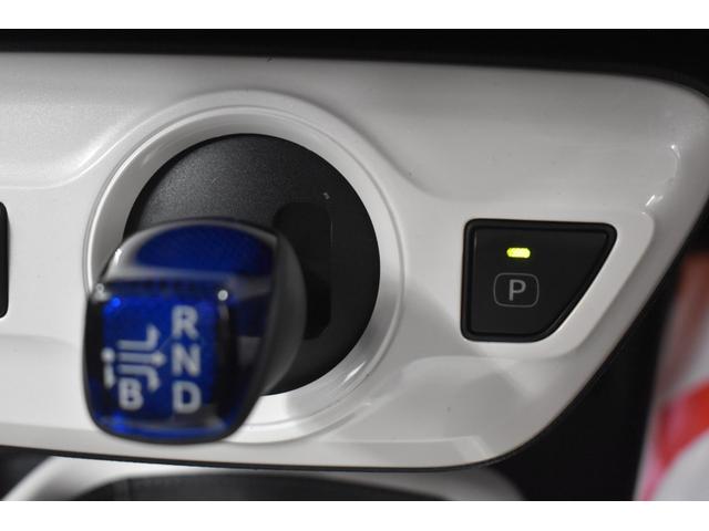 プリウス Ａツーリングセレクション　アルパインフローティングディスプレイオーディオ　ＡｐｐｌｅＣａｒｐｌａｙ　キー一体型エンジンスターター　バックカメラ　シートヒーター　レザーシート　トヨタセーフティセンス　ＡＣ１００Ｖ（34枚目）