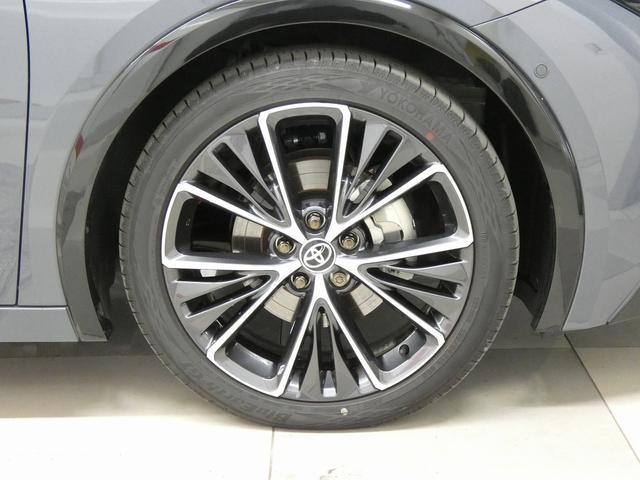 プリウス Ｚ　４ＷＤ　寒冷地仕様　ＧＲフロント・テールスポイラー　純正ディスプレイオーディオ　パノラミックビューモニター　シートベンチレーション・ヒーター　ステアリングヒーター　デジタルインナーミラー　ＥＴＣ（9枚目）