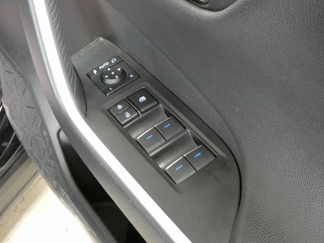 RAV4 G 4WD 寒冷地仕様 純正ディスプレイオーディオ フルセグテレビ パノラミックビューモニター パノラマルーフ パワーリアゲート 純正エンジンスターター ETC ドライブレコーダー トヨタセーフティセンス(29枚目)