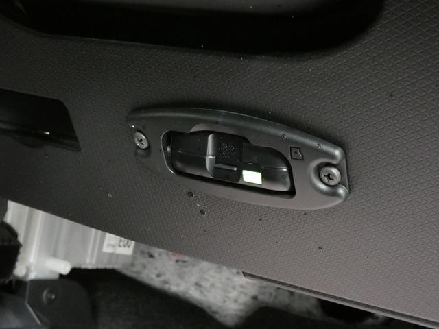 タント 　４ＷＤ　ダイハツ純正ディスプレイオーディオ　キー型エンジンスターター　フルセグテレビ　バックカメラ　両側パワースライドドア　純正アルミホイール　クリアランスソナー　アイドリングストップ　シートヒーター（32枚目）