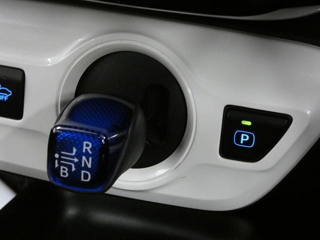 プリウス S 4WD モデリスタエアロ 純正ナビ フルセグテレビ バックカメラ トヨタセーフティセンス プッシュスタート レーダークルーズコントロール 純正アルミホイール プリクラッシュセーフティ(35枚目)