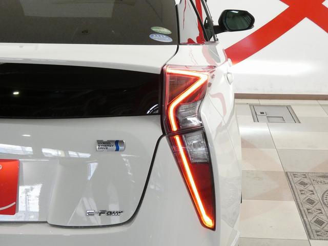 プリウス S 4WD モデリスタエアロ 純正ナビ フルセグテレビ バックカメラ トヨタセーフティセンス プッシュスタート レーダークルーズコントロール 純正アルミホイール プリクラッシュセーフティ(51枚目)