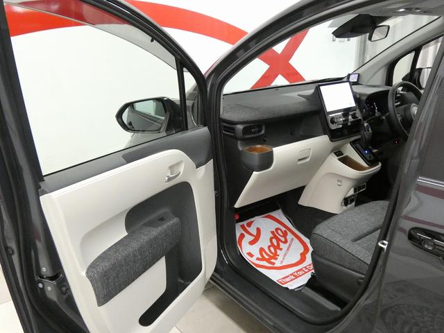 シエンタ ハイブリッドZ 4WD 寒冷地仕様 純正10インチディスプレイオーディオ フルセグTV パノラミックビューモニター 両側電動スライドドア モデリスタアーバンテックギア ETC シートヒーター トヨタセーフティセンス(41枚目)