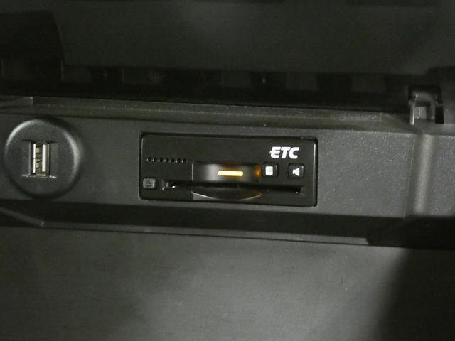 第三者のプロの鑑定士による３４４項目箇所のチェックと公正な評価で車探しも安心です。