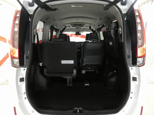 エスクァイア Gi 4WD TRDエアロ 純正大型ナビ フルセグTV バックカメラ 後席フリップダウンモニター 寒冷地仕様 シートヒーター 両側電動スライドドア 純正エンジンスターター ドライブレコーダー(15枚目)