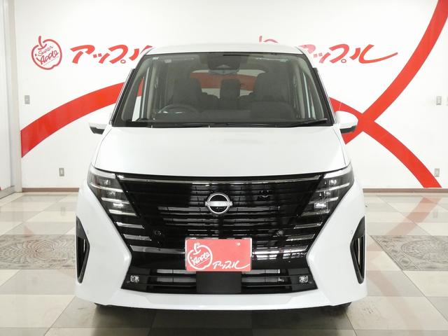 セレナ ハイウェイスターV 4WD 日産コネクトナビ フルセグTV アラウンドビューモニター プロパイロット LEDヘッドライト ハンズフリー両側電動スライドドア 本革巻ステアリング ステアリングヒーター シートヒーター(4枚目)