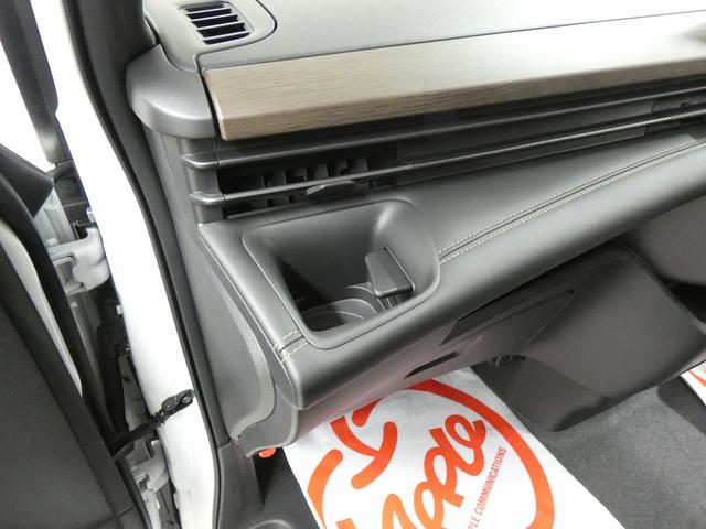 セレナ ハイウェイスターV 4WD 日産コネクトナビ フルセグTV アラウンドビューモニター プロパイロット LEDヘッドライト ハンズフリー両側電動スライドドア 本革巻ステアリング ステアリングヒーター シートヒーター(57枚目)