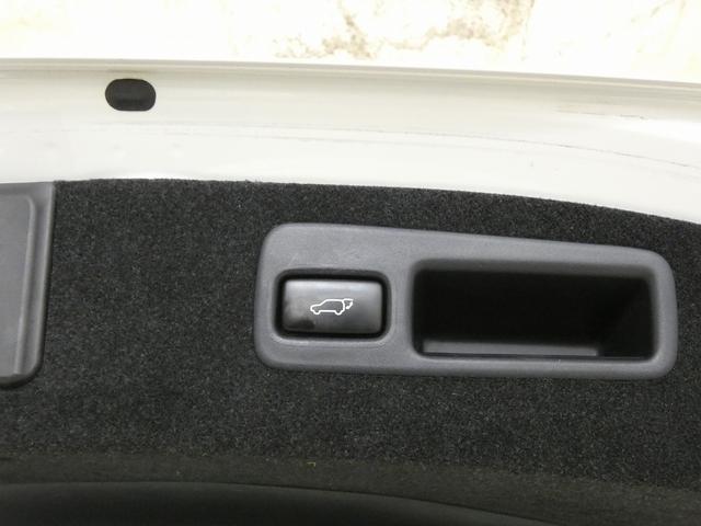 ハリアー プレミアム 4WD 後期型 寒冷地仕様 パワーバックドア バックカメラ ETC 社外ナビ フルセグTV パワーシート レーダークルーズコントロール クリアランスソナー レーンキープアシスト AC100V(18枚目)