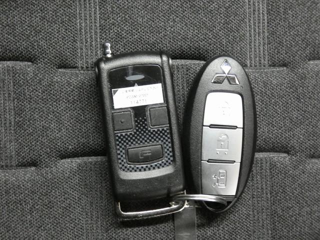 デリカミニ Ｔ　４ＷＤ　ドライブレコーダー　バックカメラ　両側スライド・片側電動　ナビ　ＴＶ　レーンアシスト　衝突被害軽減システム　オートライト　ＬＥＤヘッドランプ　スマートキー　アイドリングストップ　電動格納ミラー（10枚目）