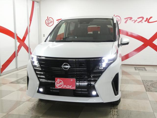 セレナ ハイウェイスターＶ　４ＷＤ　純正ナビ　アラウンドビューモニター　フルセグＴＶ　　Ｂｌｕｅｔｏｏｔｈ接続　両側パワースライドドア　プロパイロット　レーダークルーズコントロール　インテリジェントルームミラー　シートヒーター（5枚目）