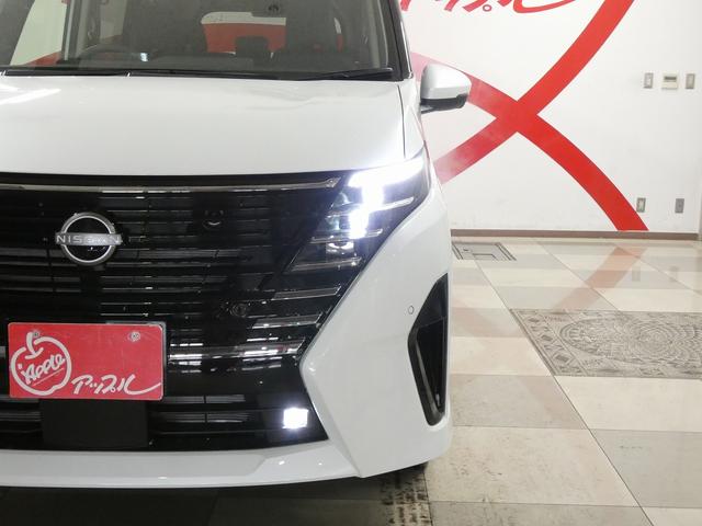 セレナ ハイウェイスターＶ　４ＷＤ　純正ナビ　アラウンドビューモニター　フルセグＴＶ　　Ｂｌｕｅｔｏｏｔｈ接続　両側パワースライドドア　プロパイロット　レーダークルーズコントロール　インテリジェントルームミラー　シートヒーター（7枚目）