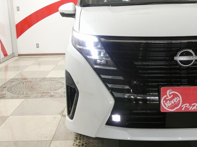 セレナ ハイウェイスターＶ　４ＷＤ　純正ナビ　アラウンドビューモニター　フルセグＴＶ　　Ｂｌｕｅｔｏｏｔｈ接続　両側パワースライドドア　プロパイロット　レーダークルーズコントロール　インテリジェントルームミラー　シートヒーター（8枚目）