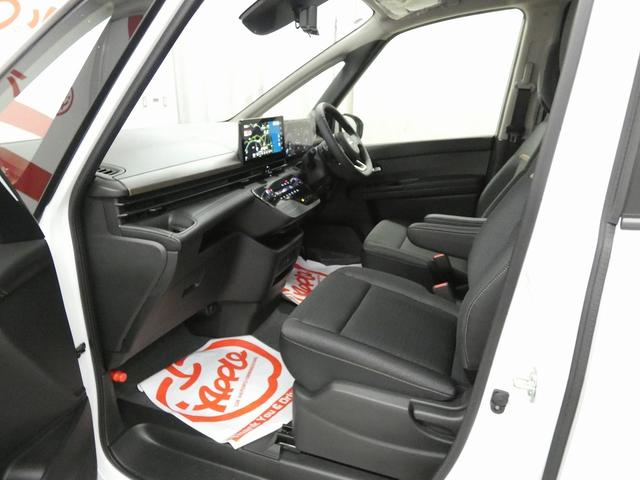 セレナ ハイウェイスターＶ　４ＷＤ　純正ナビ　アラウンドビューモニター　フルセグＴＶ　　Ｂｌｕｅｔｏｏｔｈ接続　両側パワースライドドア　プロパイロット　レーダークルーズコントロール　インテリジェントルームミラー　シートヒーター（43枚目）